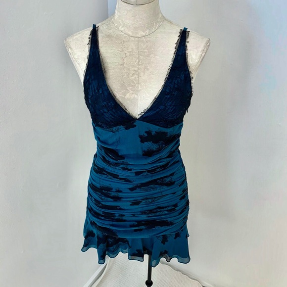 Elizabeth and James Dresses & Skirts - Elizabeth & James 4 Silk Floral Print Party Dress